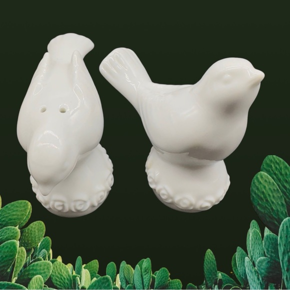 Ceramic Salt and Pepper Shaker Set 2 White Love Bird On Flower Stand 3”T - Picture 3 of 10
